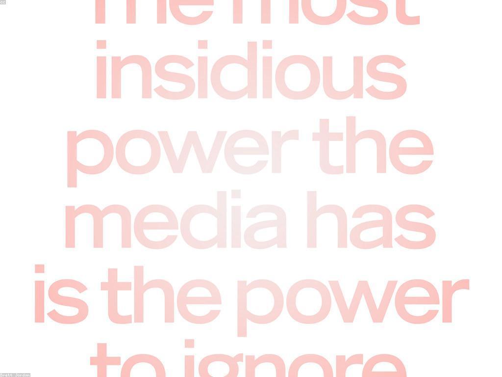 ព័ត៌មានលើកស្ទួយ: ការប្រឈម និងឱកាសនៅក្នុងវិស័យព័ត៌មាន