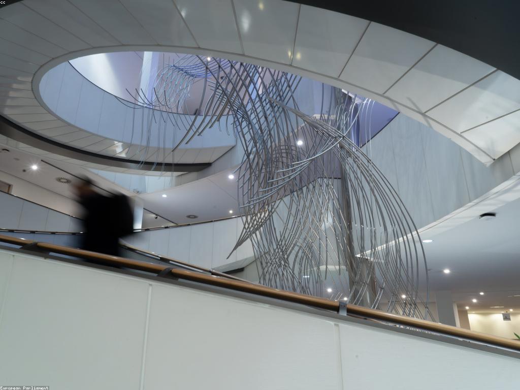 អន្លូតអំពីភាពឥទ្ធិពលនៃព័ត៌មានលើកស្ទូនពេលបច្ចុប្បន្ន